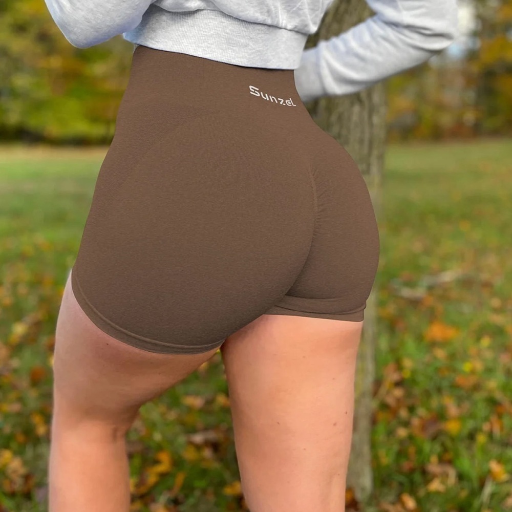New butt scrunch shorts